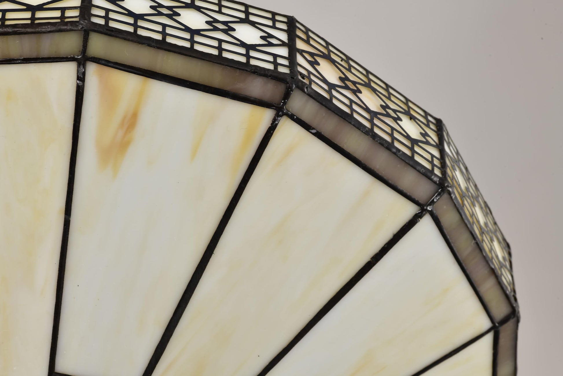 BELOFAY Mission Style Tiffany Ceiling Light Stained Glass Art Deco Handmade Uplighter Shade Ceiling Lights for Living Room, Bedroom, Dining Room and Kitchen