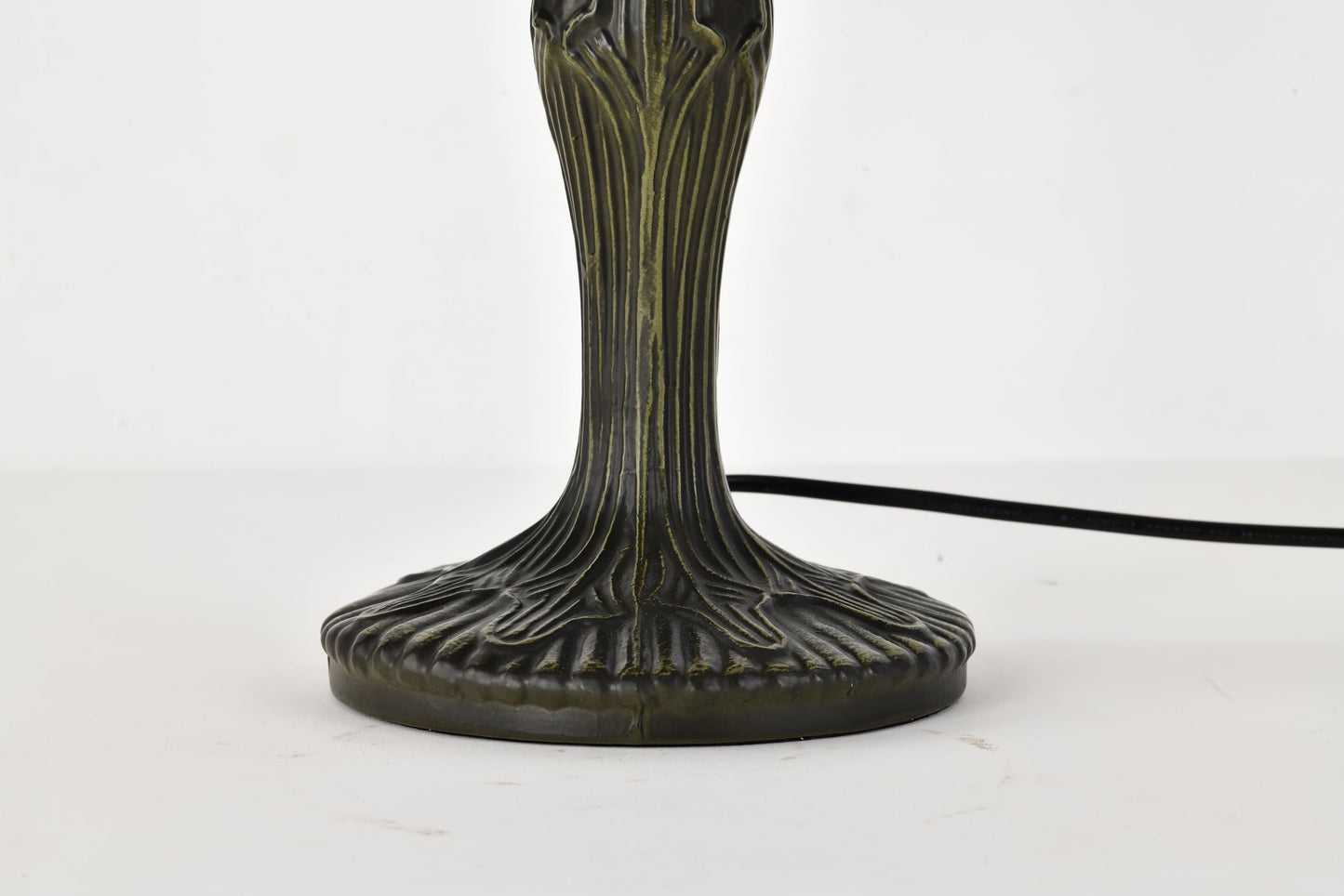 BELOFAY Tiffany Stained Glass Handmade Vintage Bedside Table Lamp – 12" Wide x 18" High